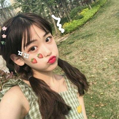 "女毕业生"